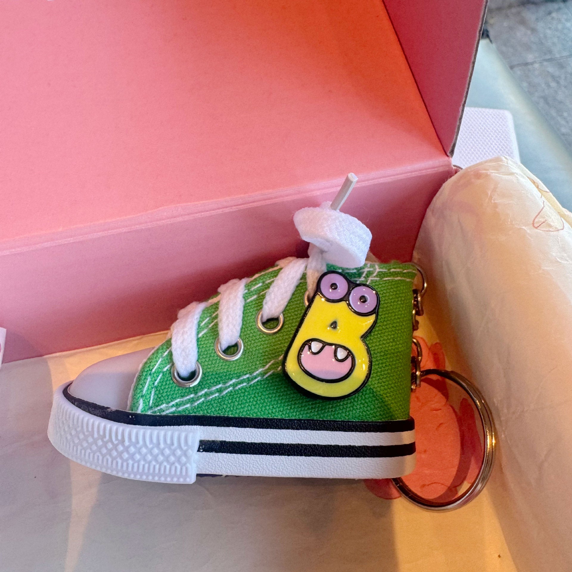 Wholesale Creative letter canvas shoe keychain