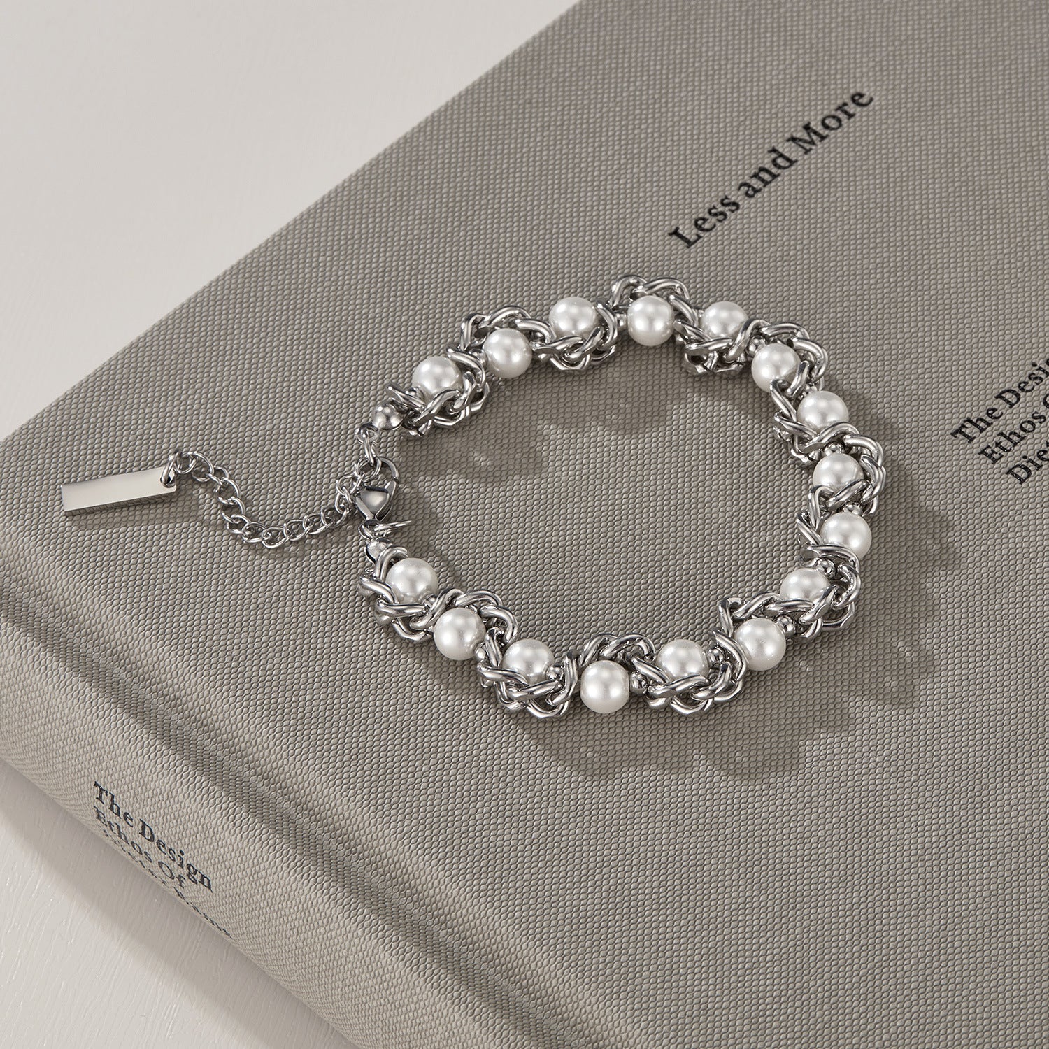 Wholesale  stainless steel trend creative pearl winding chain bracelet