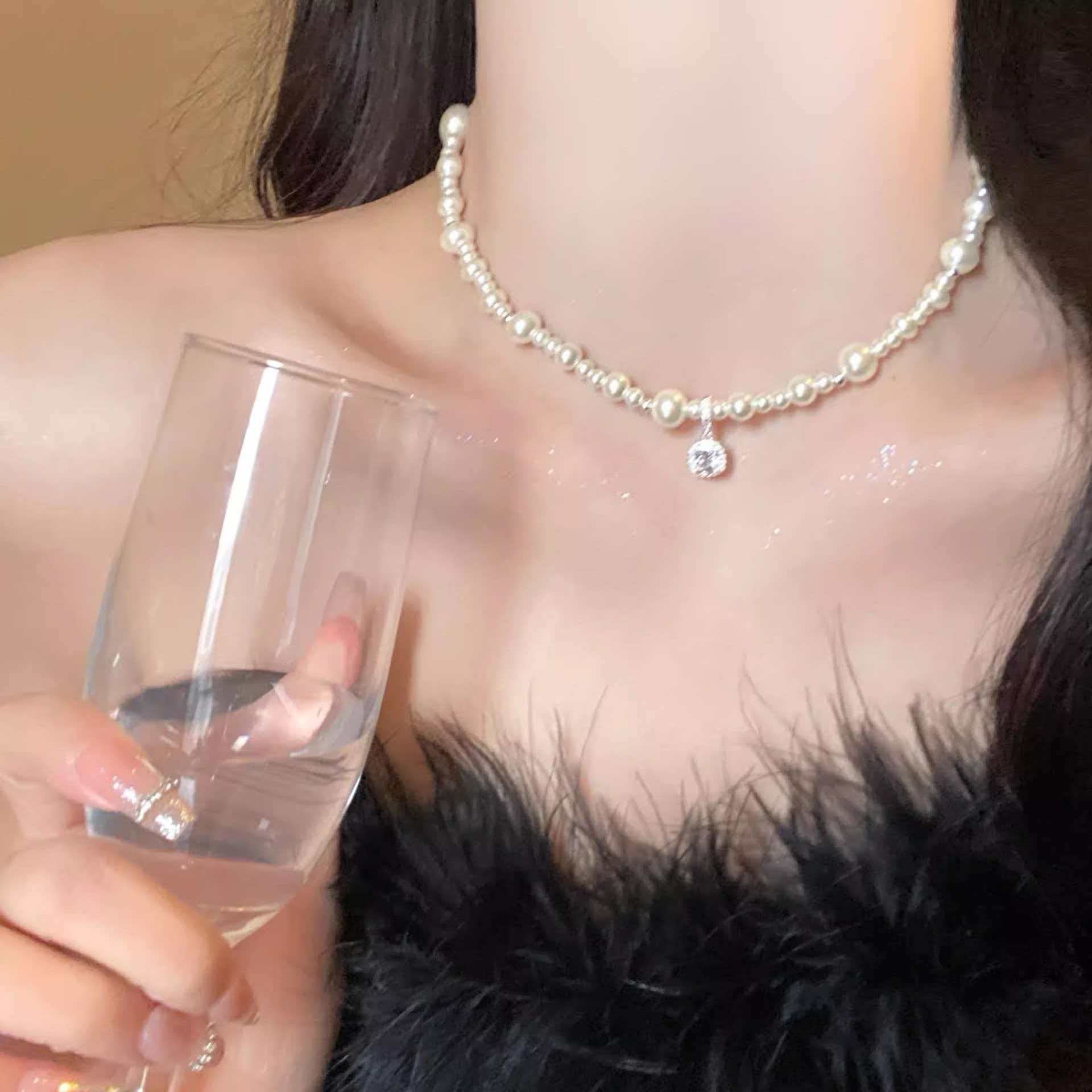 Wholesale French-Style Sugar Cube Pearl Necklace for Women,  Light Luxury,  Elegant,  High-End Clavicle Chain,  Exquisite,  Fashionable,  Versatile Neck Chain Accessory