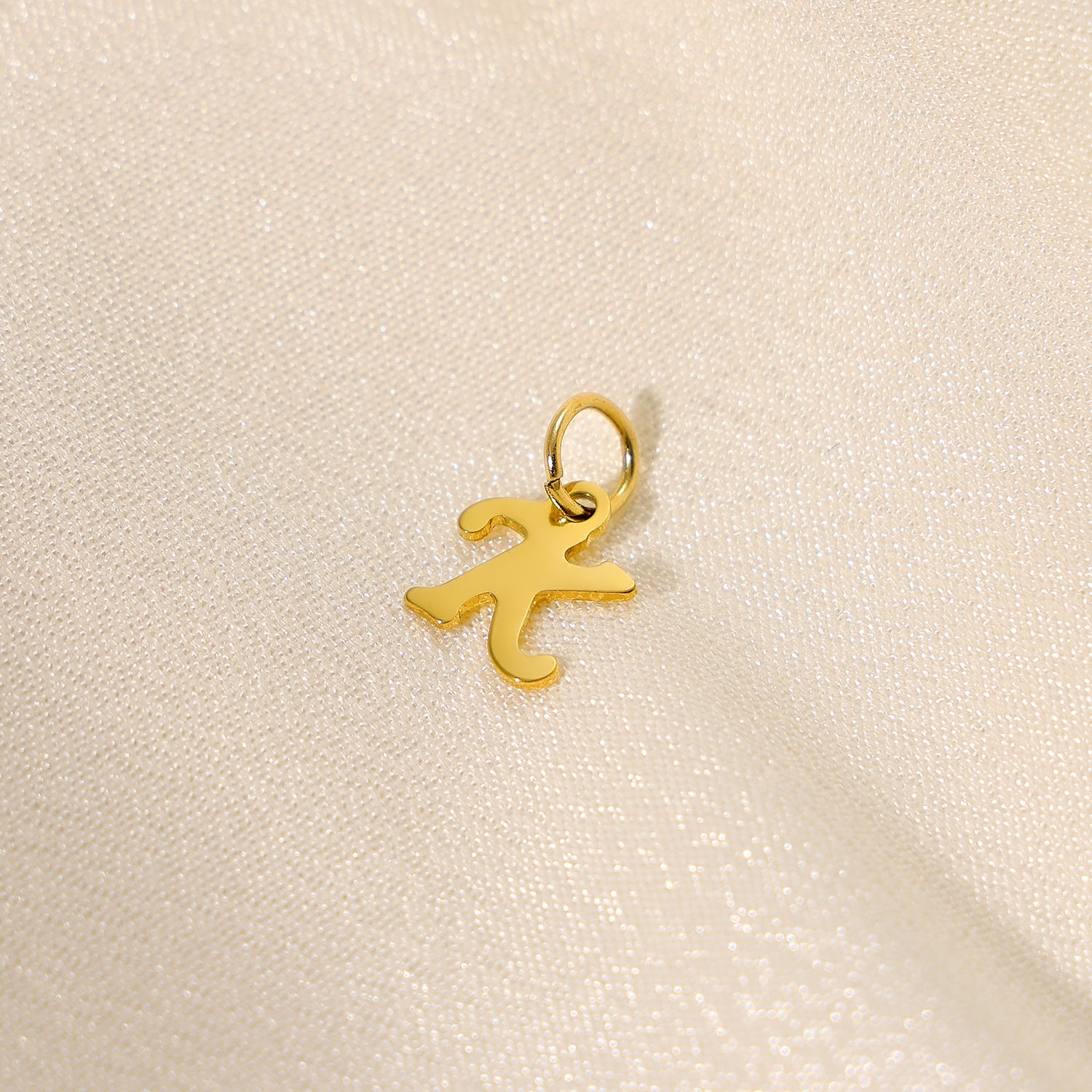 Wholesale 26 English letters stainless steel letter pendant