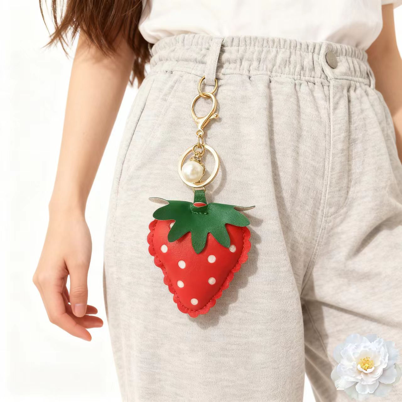 Wholesale Korean Style Cute Strawberry Keychain With Green Leaf PU Leather Car Key And Bag Accessory