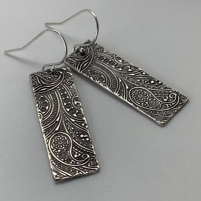 Wholesale Bohemian retro geometric carved flower alloy earrings