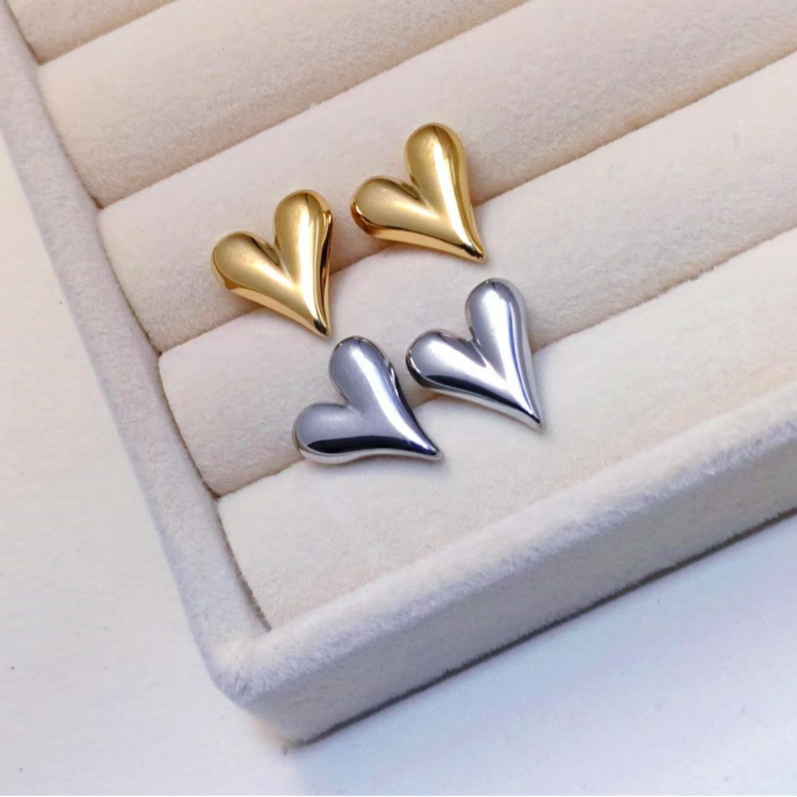 Wholesale Minimalist Titanium Steel Love Necklace Everyday Jewelry Accessory