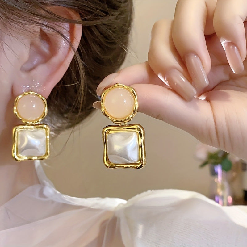 Wholesale French Vintage Camellia Flower Earrings Alloy Electroplated Jewelry Accessory