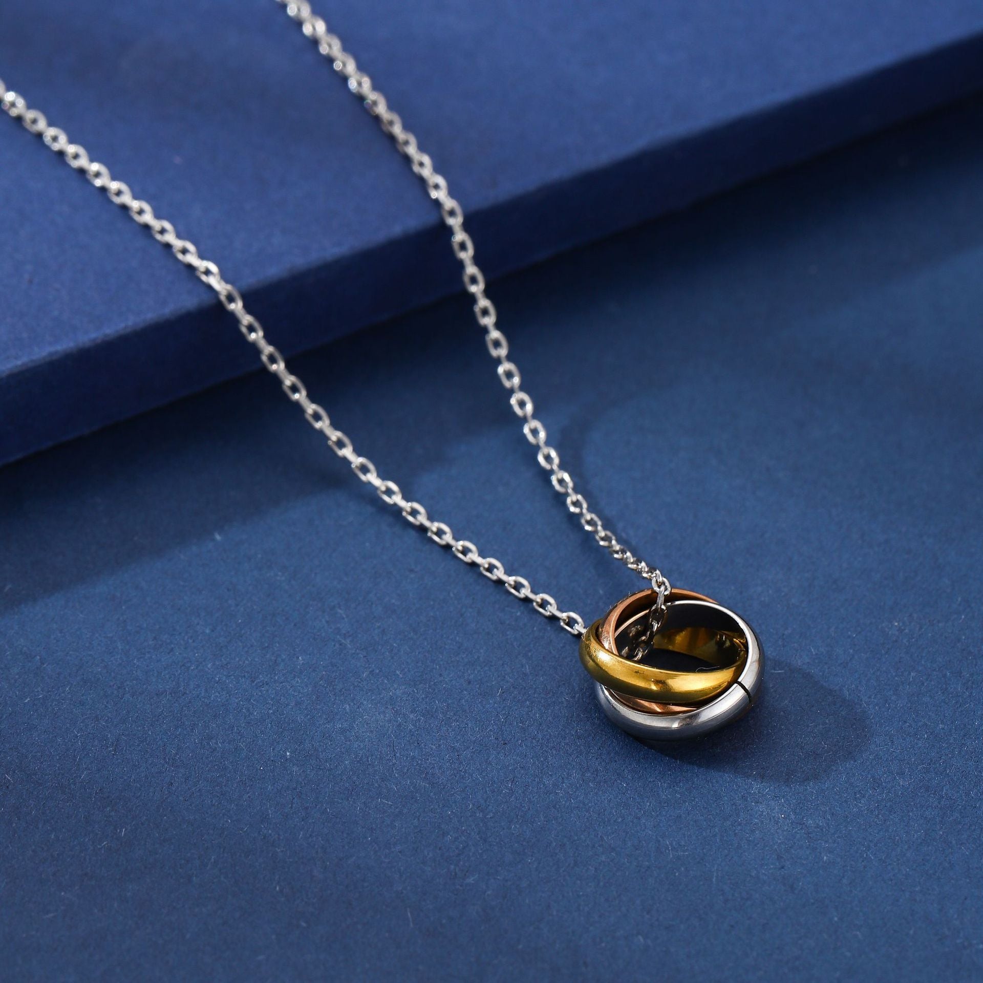 Wholesale Minimalist Three-Ring Möbius Loop Titanium Steel Clavicle Necklace