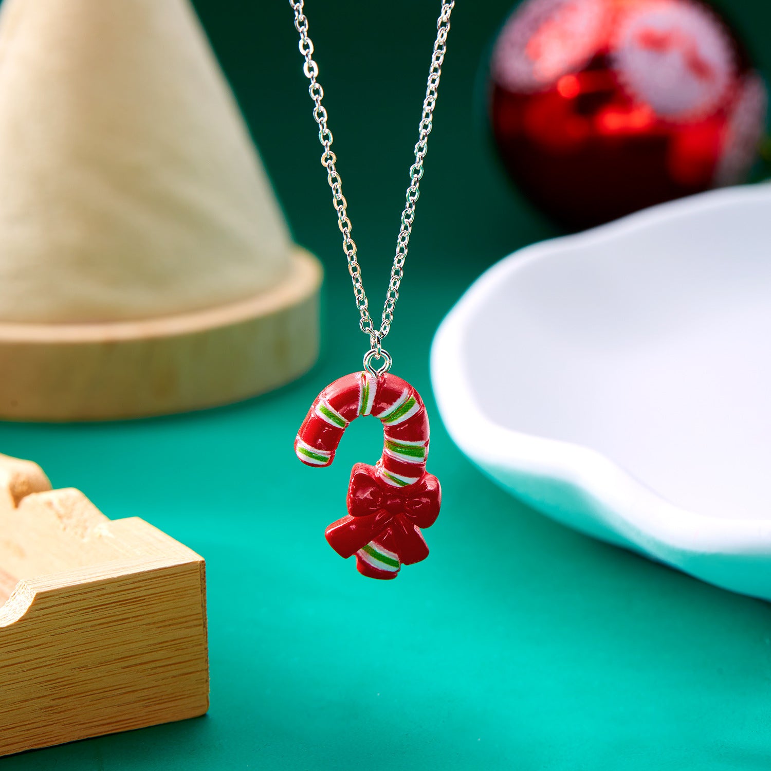Wholesale Christmas gift box resin  snowman necklace
