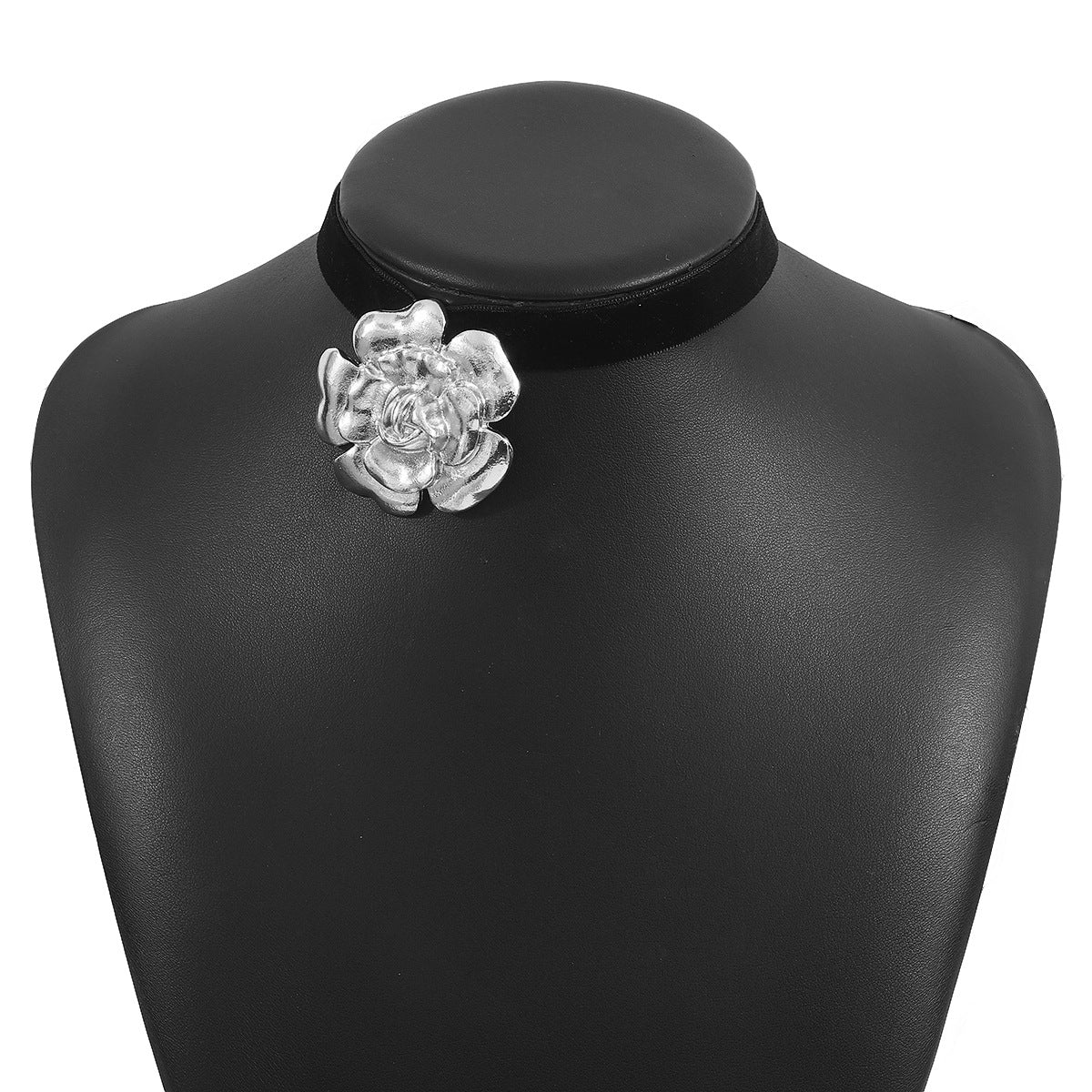 Wholesale Retro  Alloy Three-dimensional Flower Pendant Exaggerated  Necklace Earrings