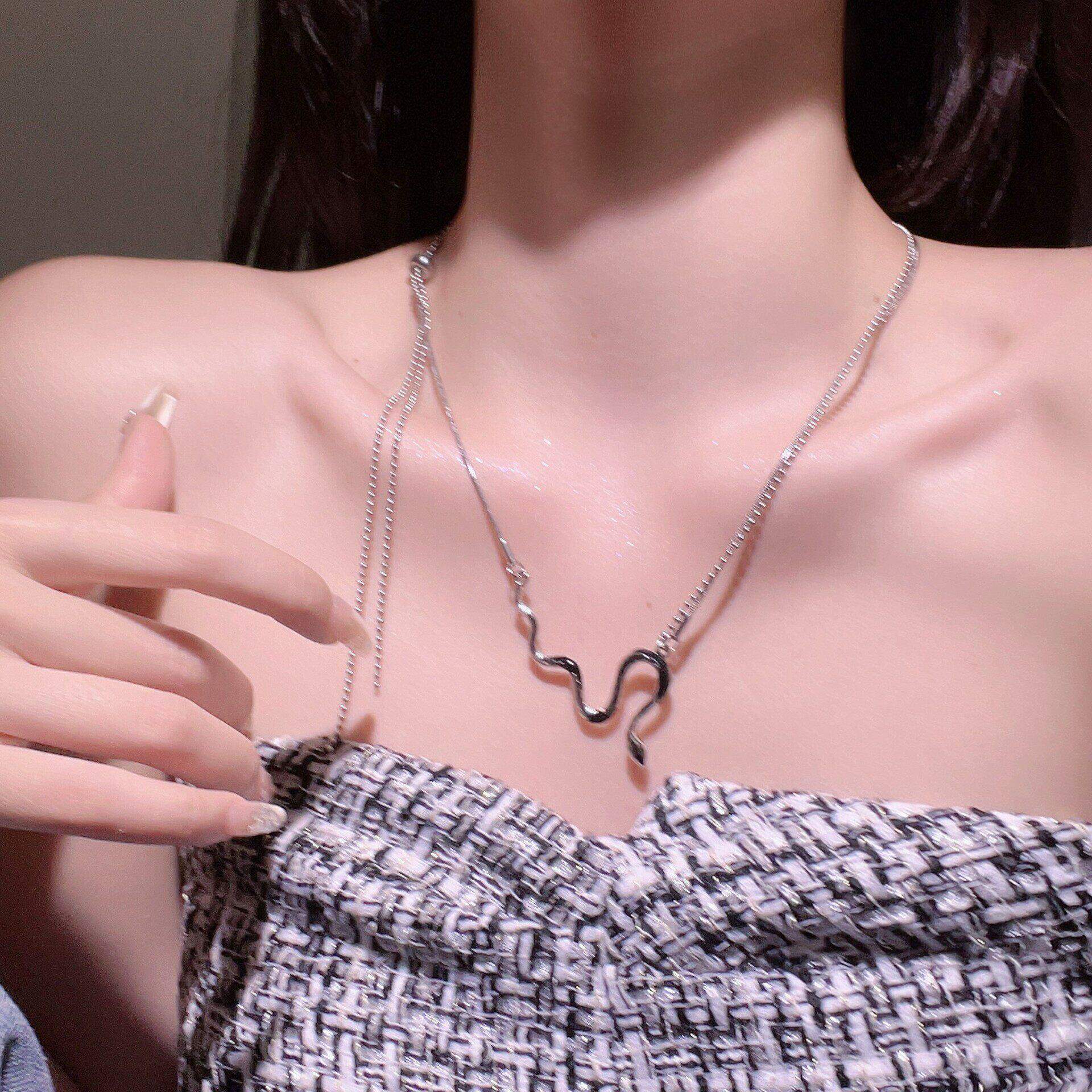 Wholesale Titanium Steel Minimalist Serpentine Double-layer Choker Necklace