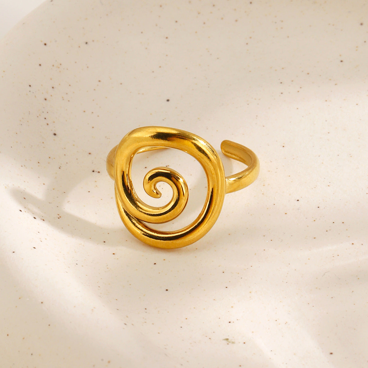 Wholesale European and American New Fashion Light Luxury Stainless Steel Threaded Ring Gold Open Circular Swirl Ring Cross-Border Wholesale for Women