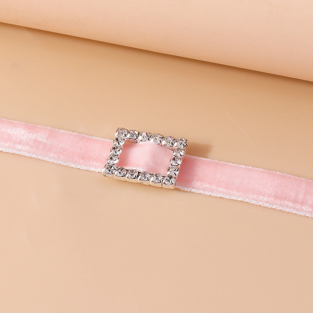 Wholesale Velvet Geometric Necklace Valentine's Day Clavicle Necklaces ACC-NE-YueSen016