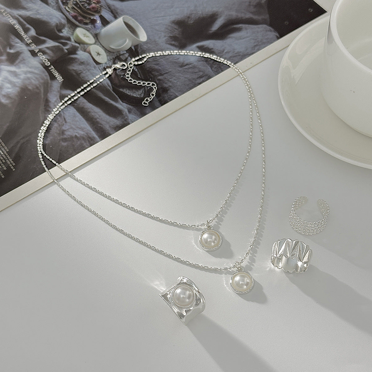 Wholesale Liquid Metal Pleated Pendant Necklace