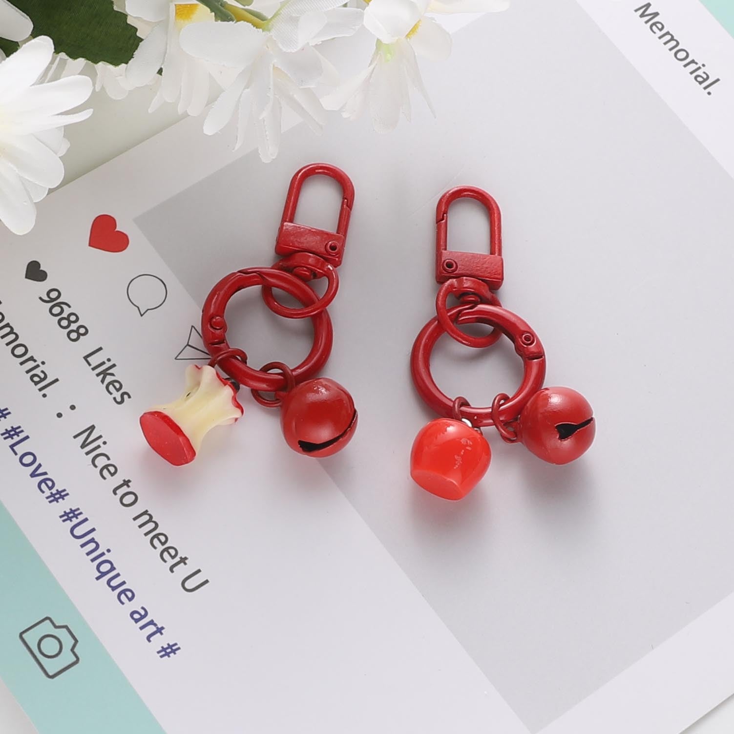 Wholesale Cute cartoon apple core keychain