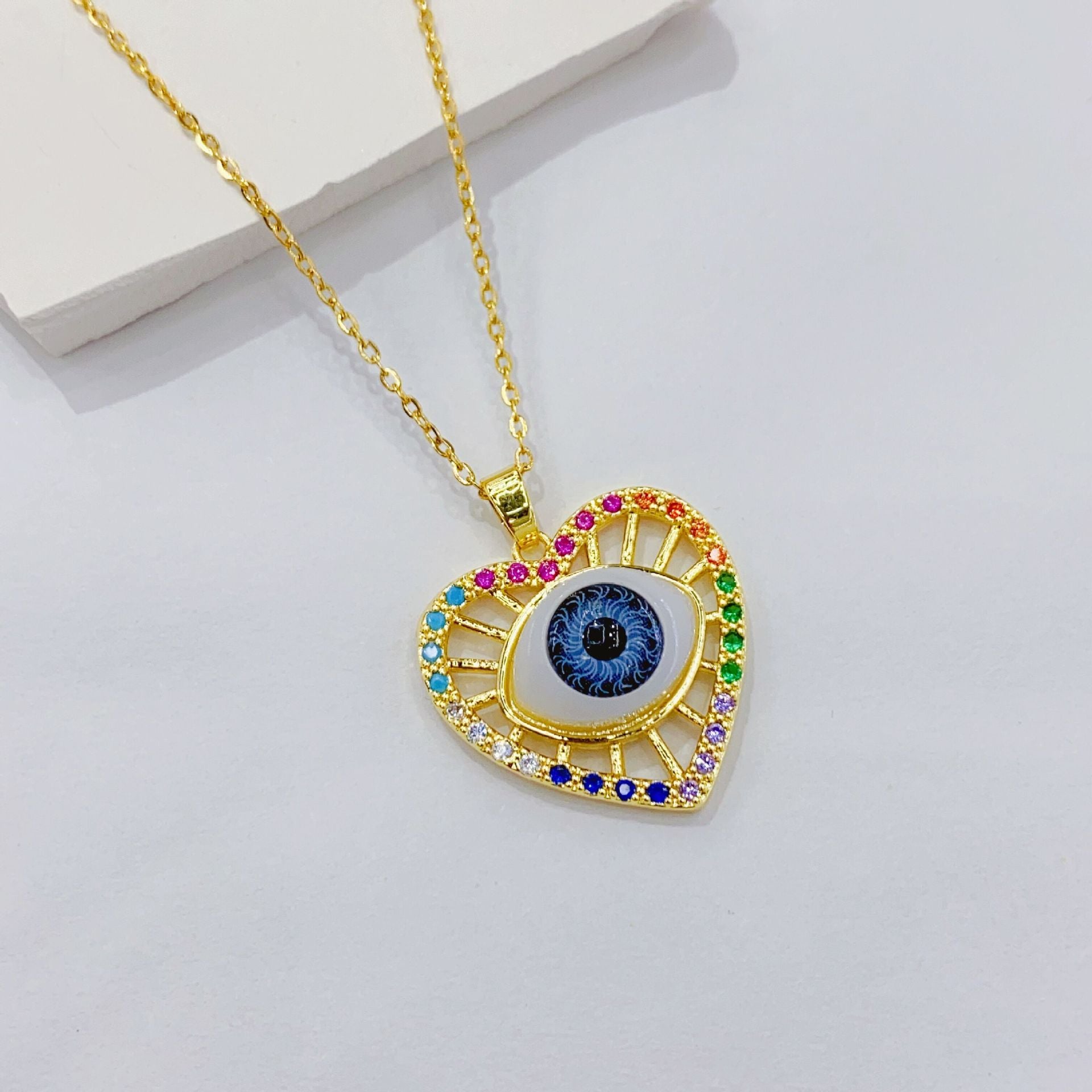 Wholesale  devil's eyes heart-shaped pendant necklace