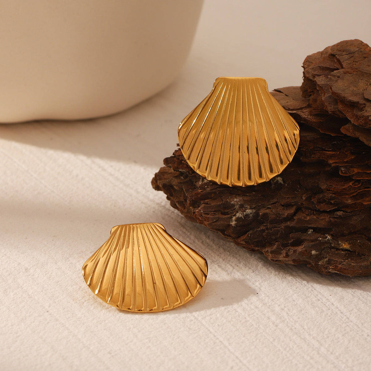 Wholesale marine series shell titanium steel beach style advanced personality earrings