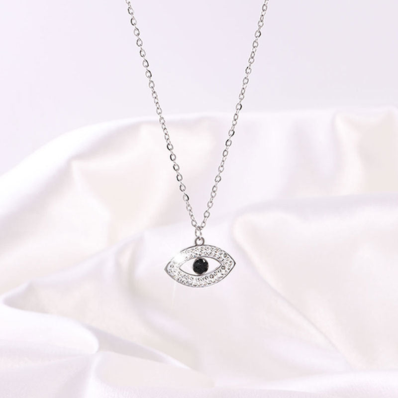 Wholesale Devil's Eye Necklace Pendant Clavicle Chain Titanium Steel Personality Diamond-encrusted  Light Luxury Necklaces