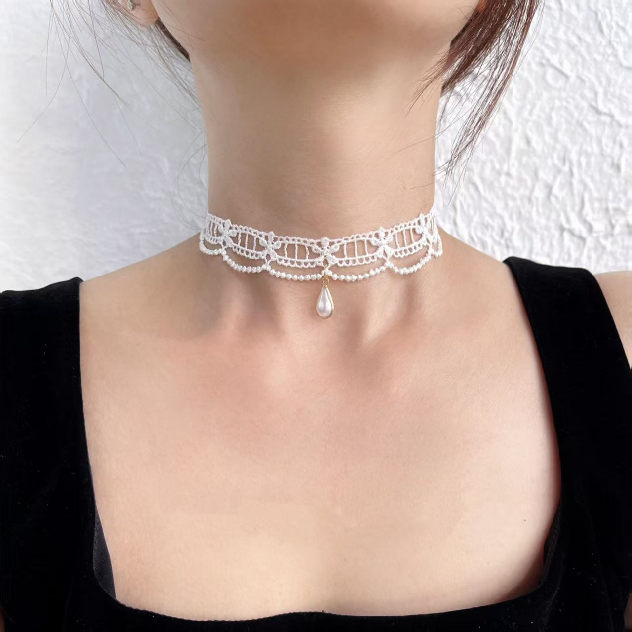 Wholesale Gothic Retro Flannel Choker with Flower Pendant - Vintage Lace Women' s Necklace - Stylish Boutique Jewelry