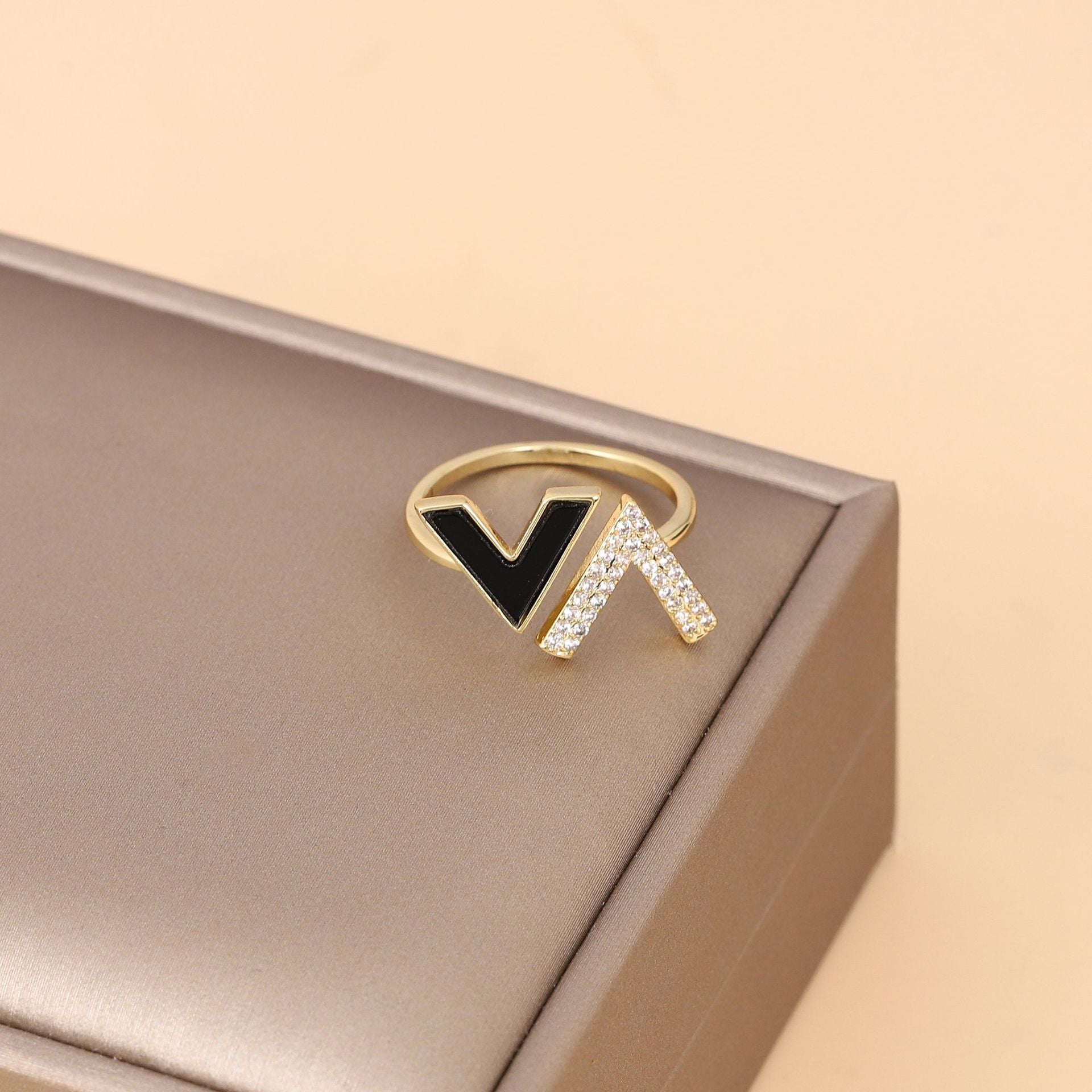 Wholesale Letter V Rings