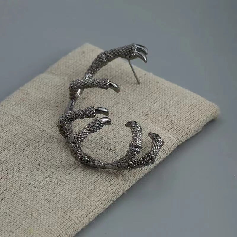 Wholesale  retro magic dragon claw earrings