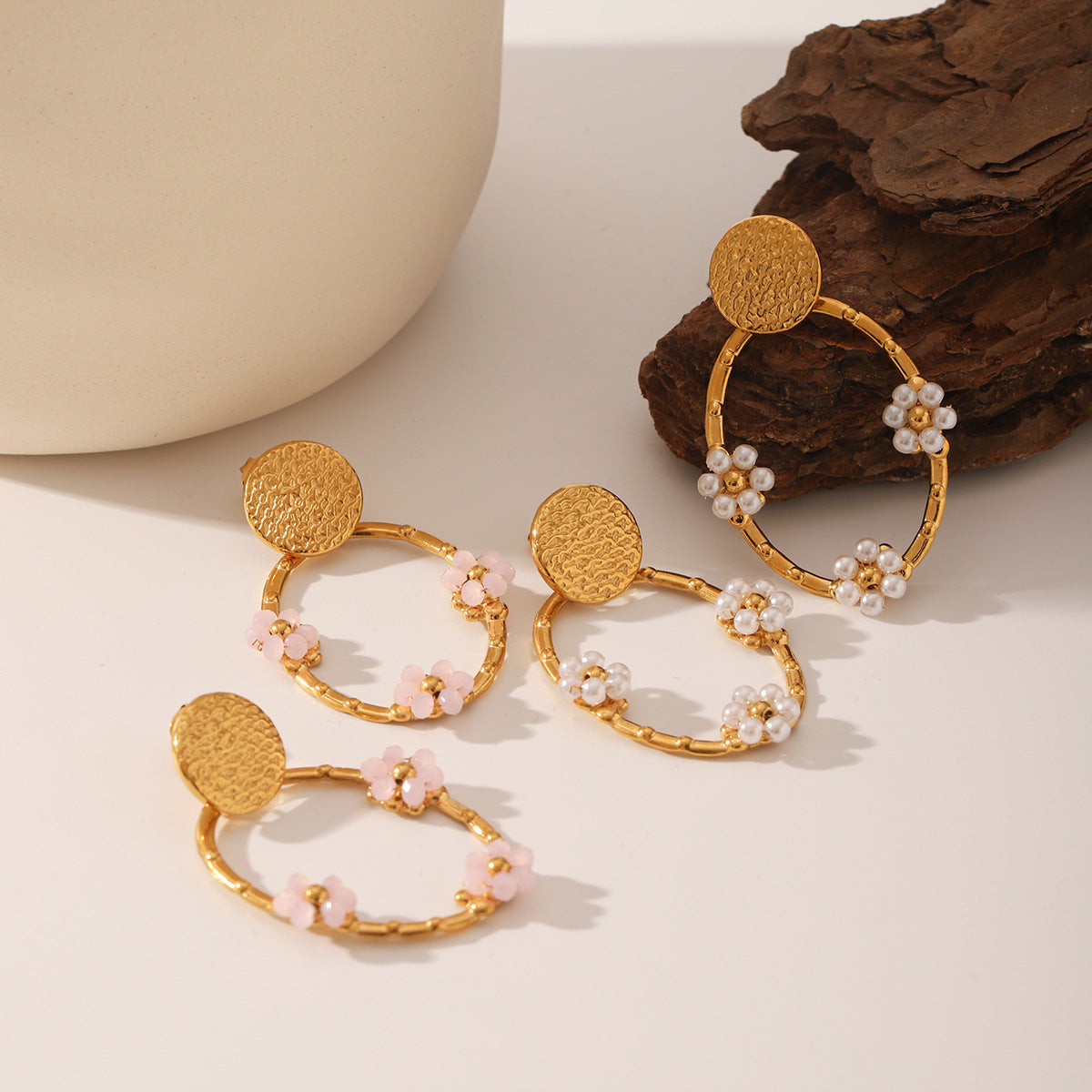 Wholesale Stainless steel ring-shaped inlaid flower earrings