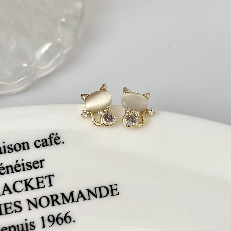 Wholesale gold plating cute cat light luxury earrings