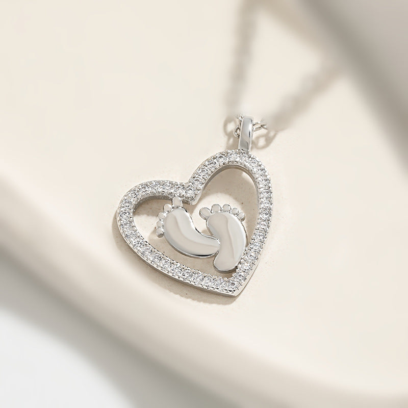 Wholesale heart-shaped necklace mother gift love footprint baby love footprints necklace