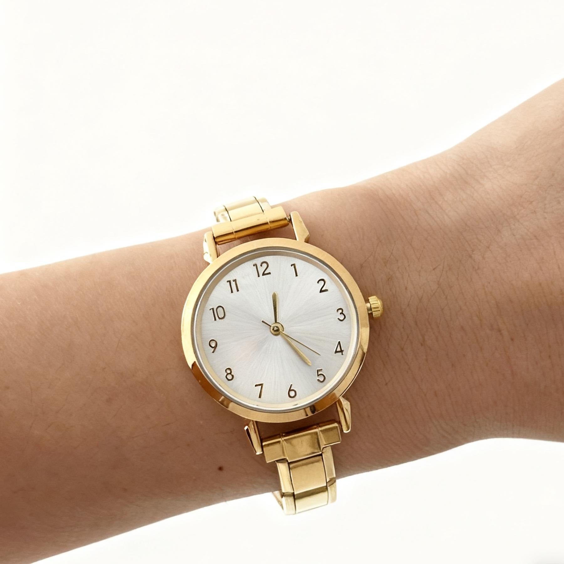 Wholesale  elegant steel strap wristwatch