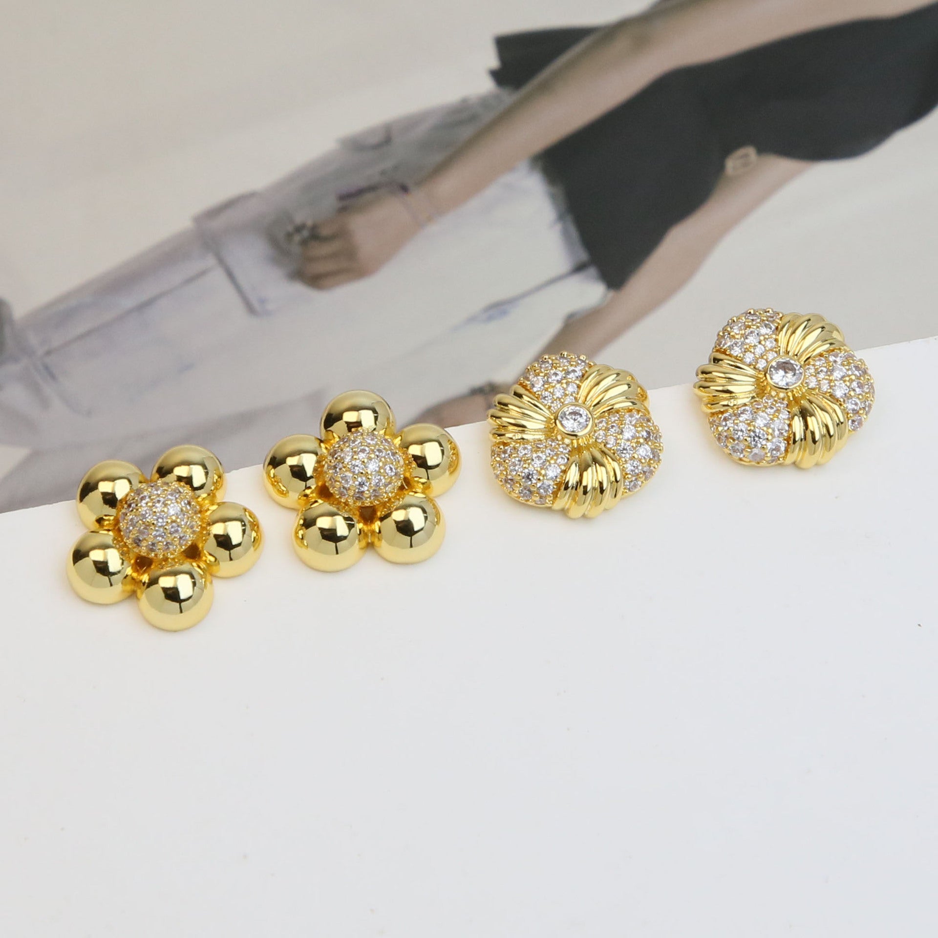 Wholesale  brass zircon 18K gold creative flower earrings