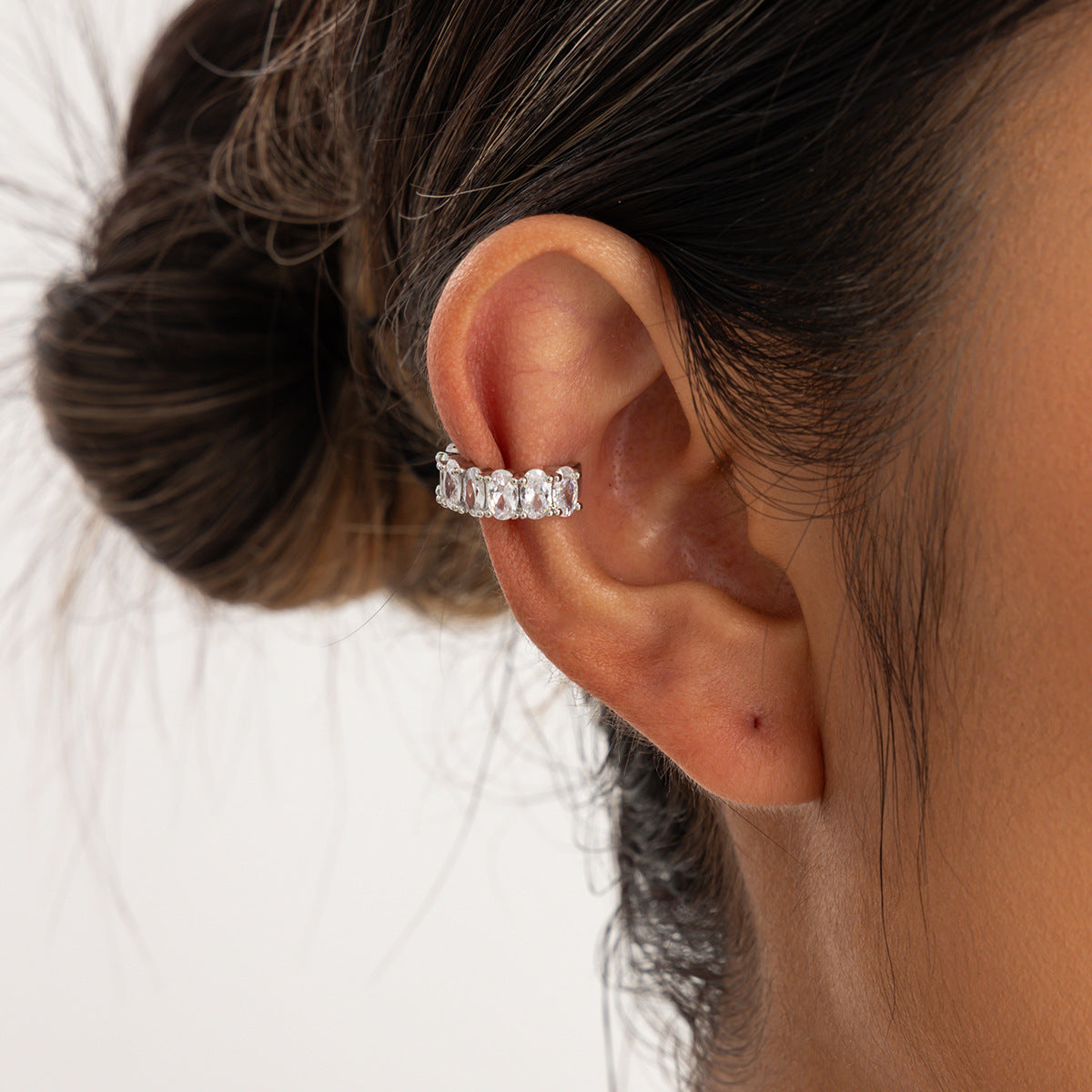 dxx-img:76cb7eafbf0bb4f34a6738c79dc87f84,ACC-ES-6309239679079-M1