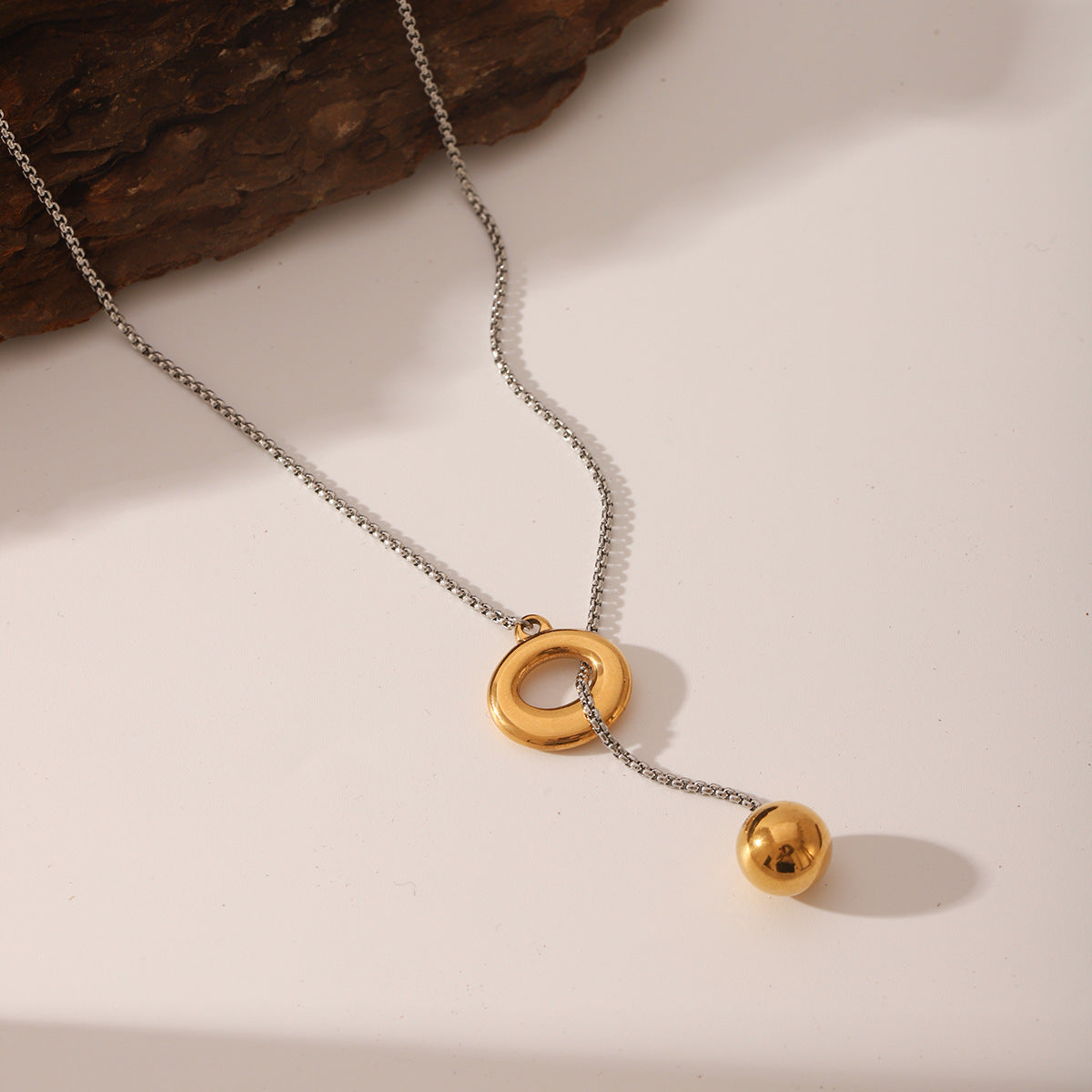 Wholesale Stainless Steel Necklace Light Luxury Niche Daily All-match Spherical Pendant Clavicle Chain