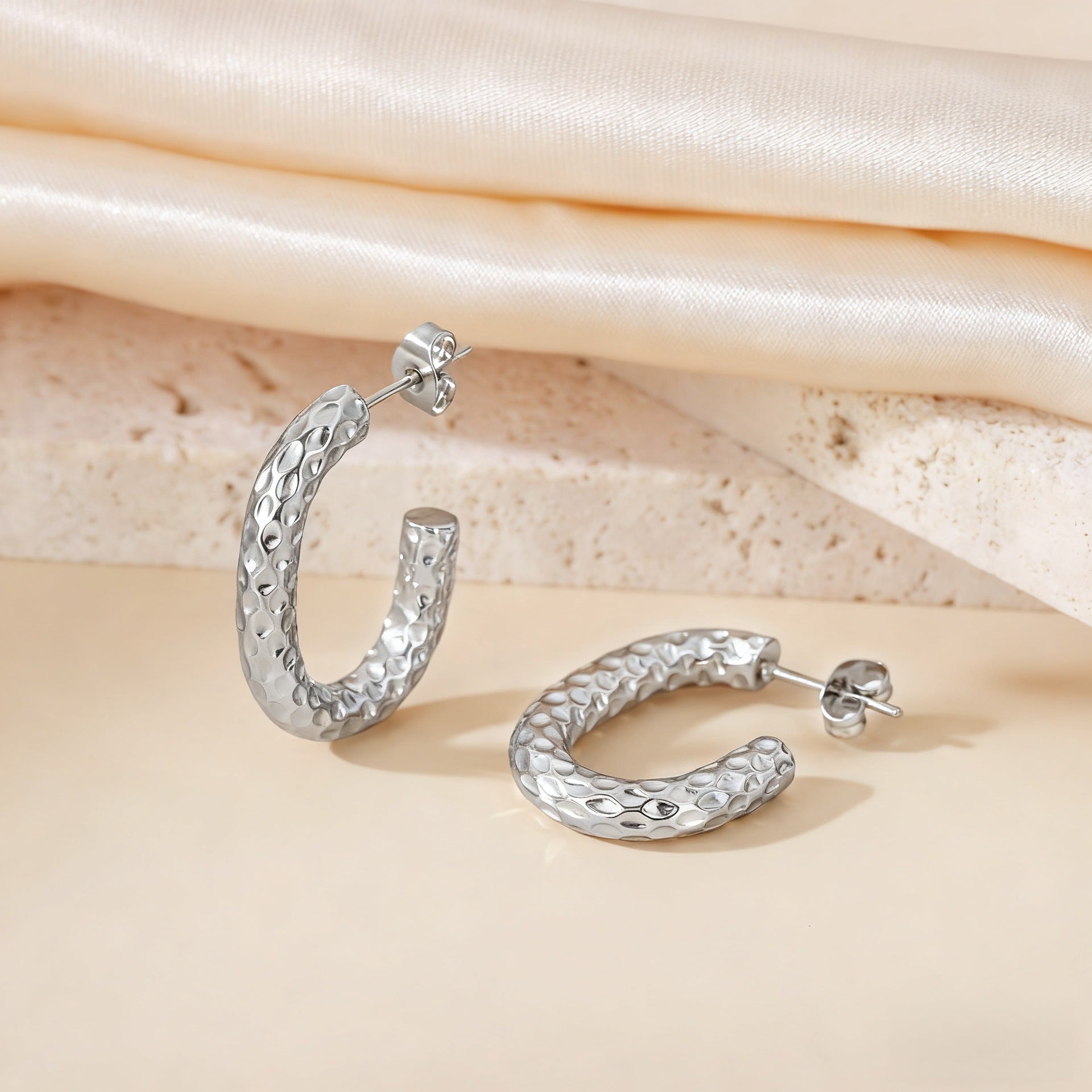 Wholesale Steel and titanium plain ring hammered earrings