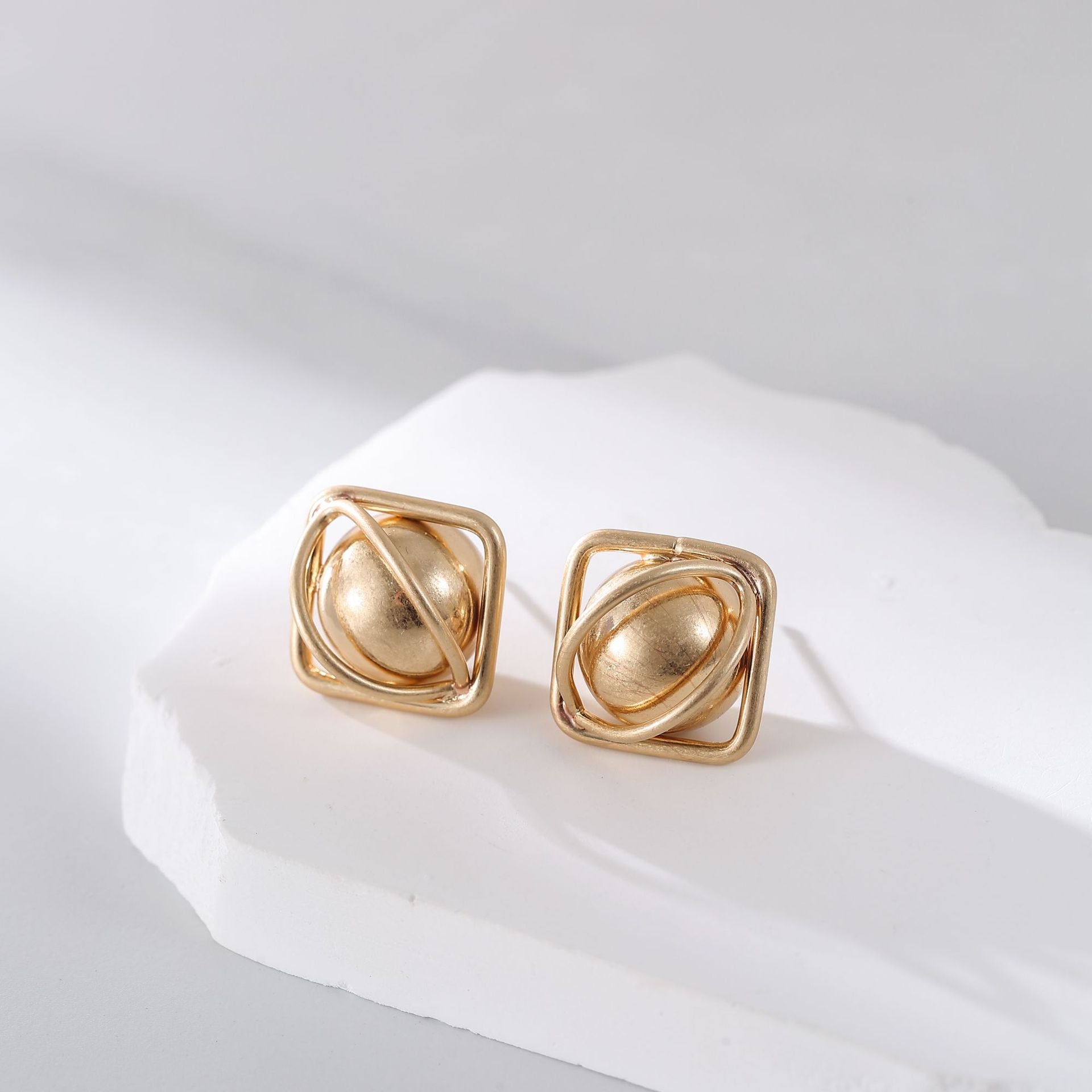Wholesale Light Luxury Advanced Sense Metal Ear Ring Ear Buckle Earrings