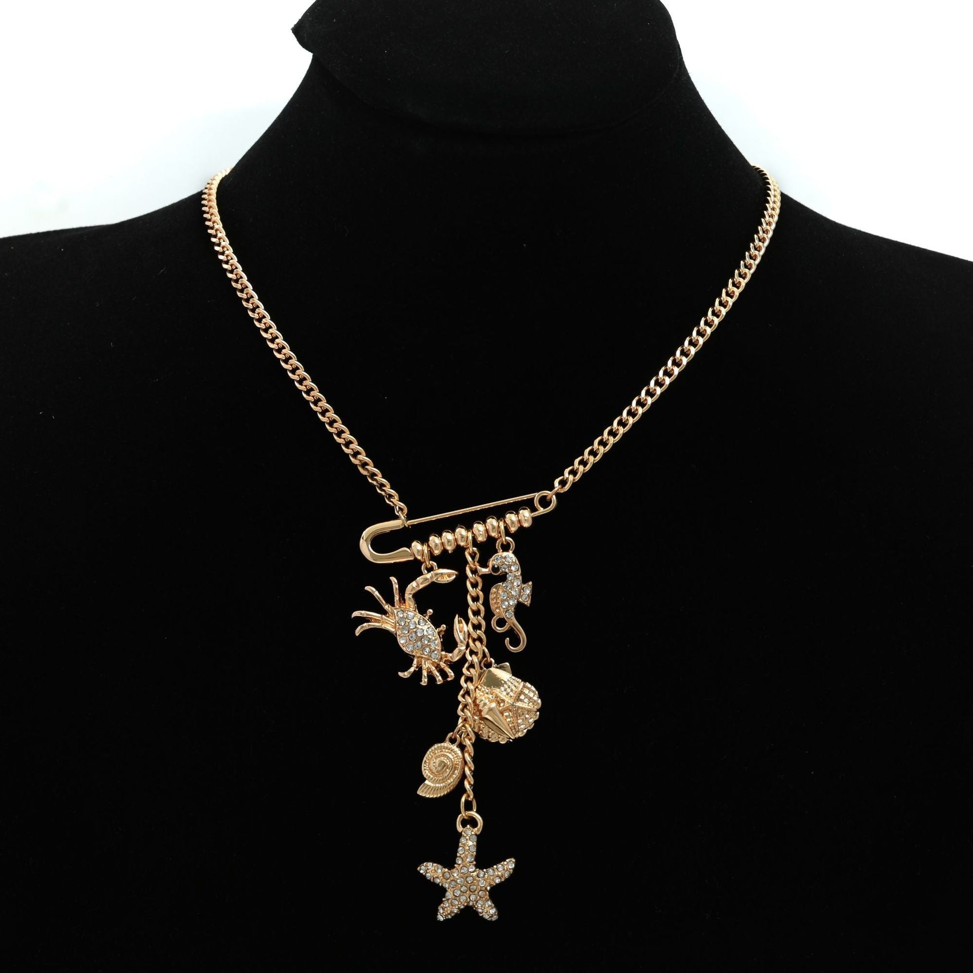 Großhandel Sommerferien Beach Seahorse Crab Conch Seestarfish Paper Clip Multi-Pendant Frauen Halskette