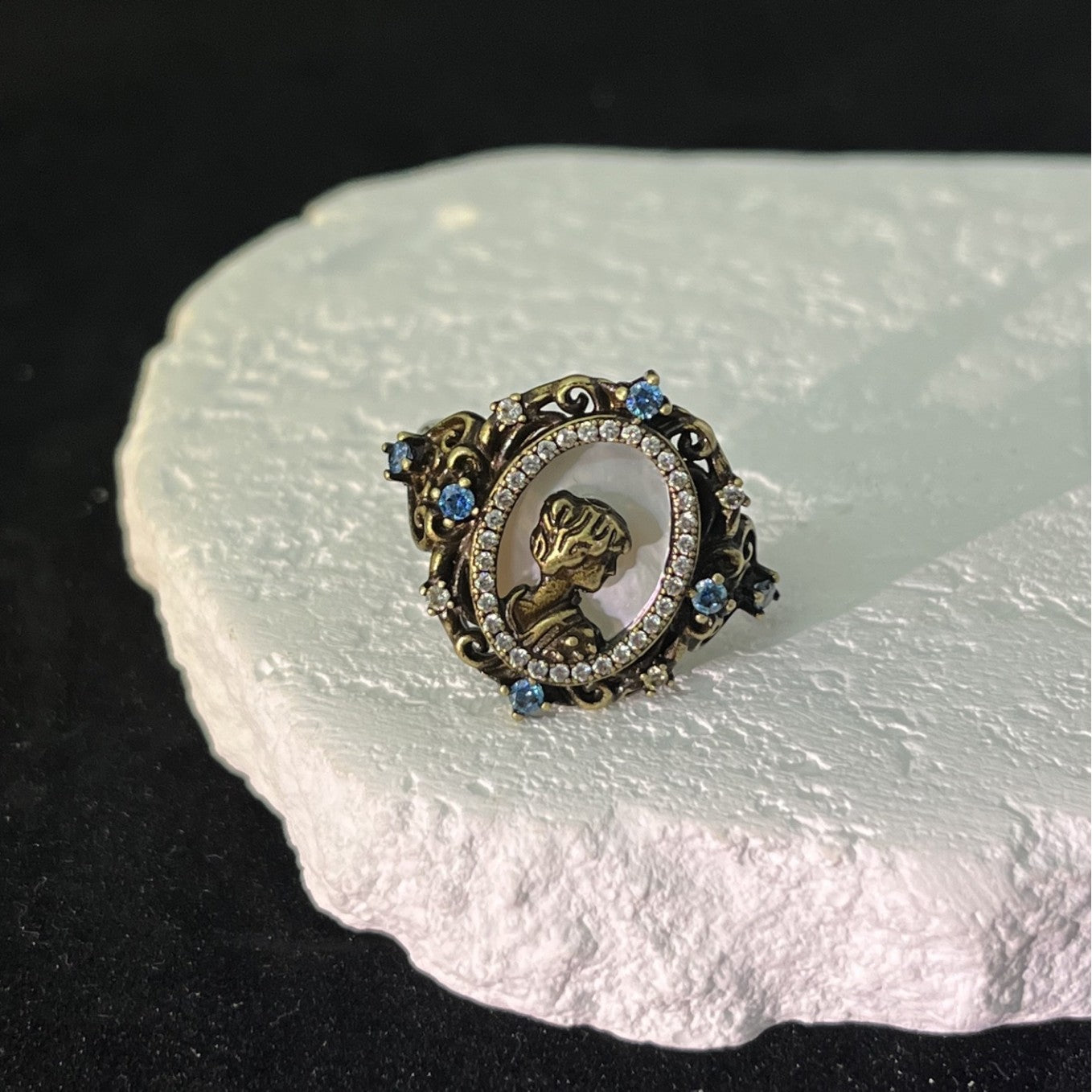 Wholesale Vintage Baroque Goddess Cameo Ring - Copper White Shell Carving,  Chic Fashion Jewelry Accessory for Women,  Boutique Resale Gift