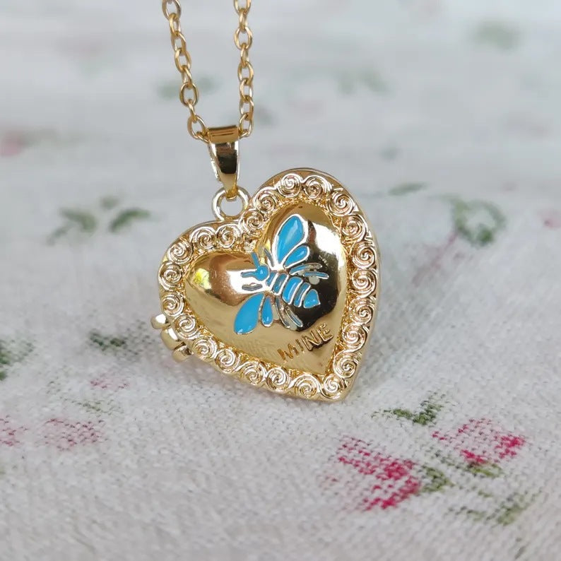 Wholesale 18K Gold-Plated Openable Locket Necklace with Zircon-Set Heart,  Bee,  and Geometric Pendants