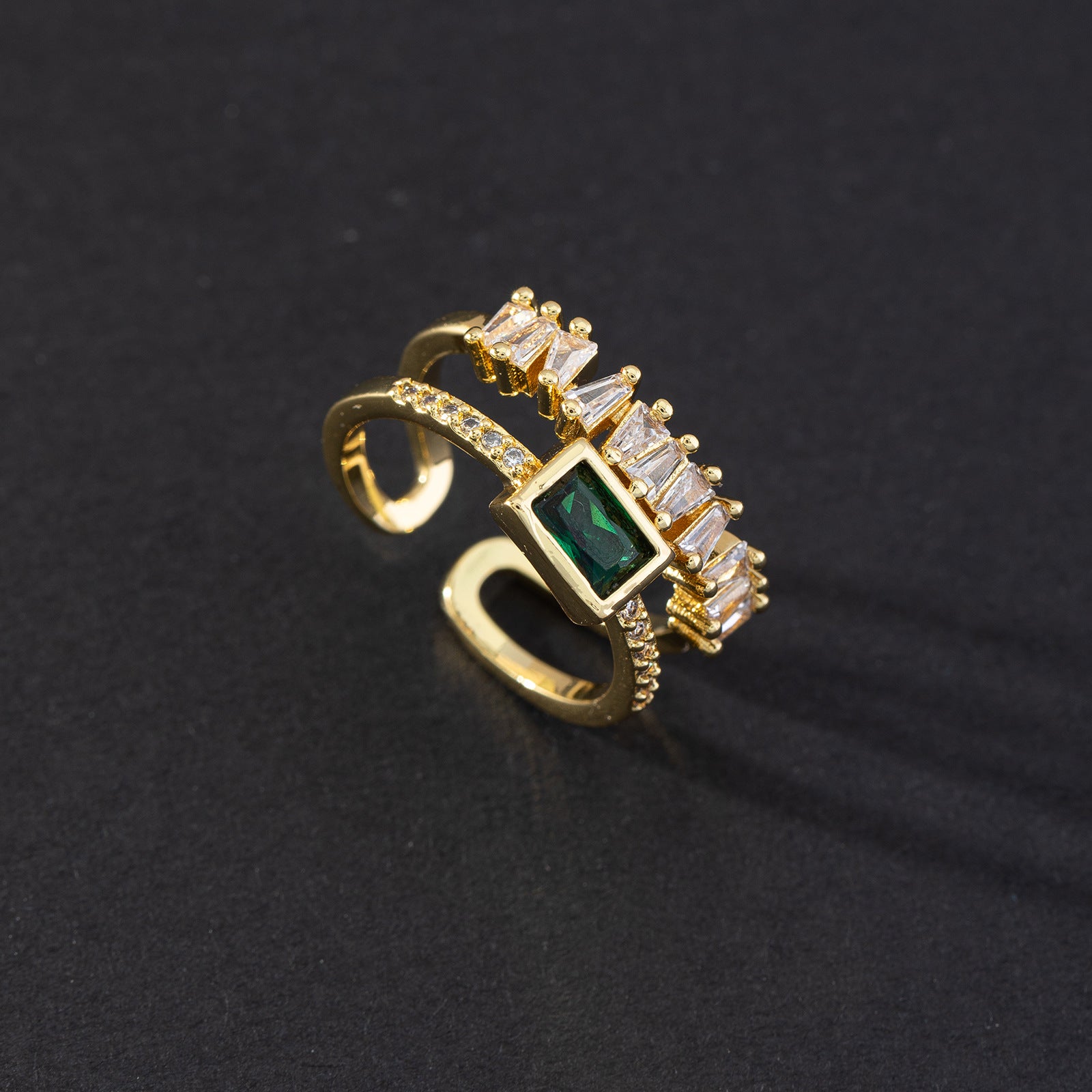 Wholesale Vintage Emerald Green Open Snake Ring Copper Zircon Women S Fashion Jewelry Accessory