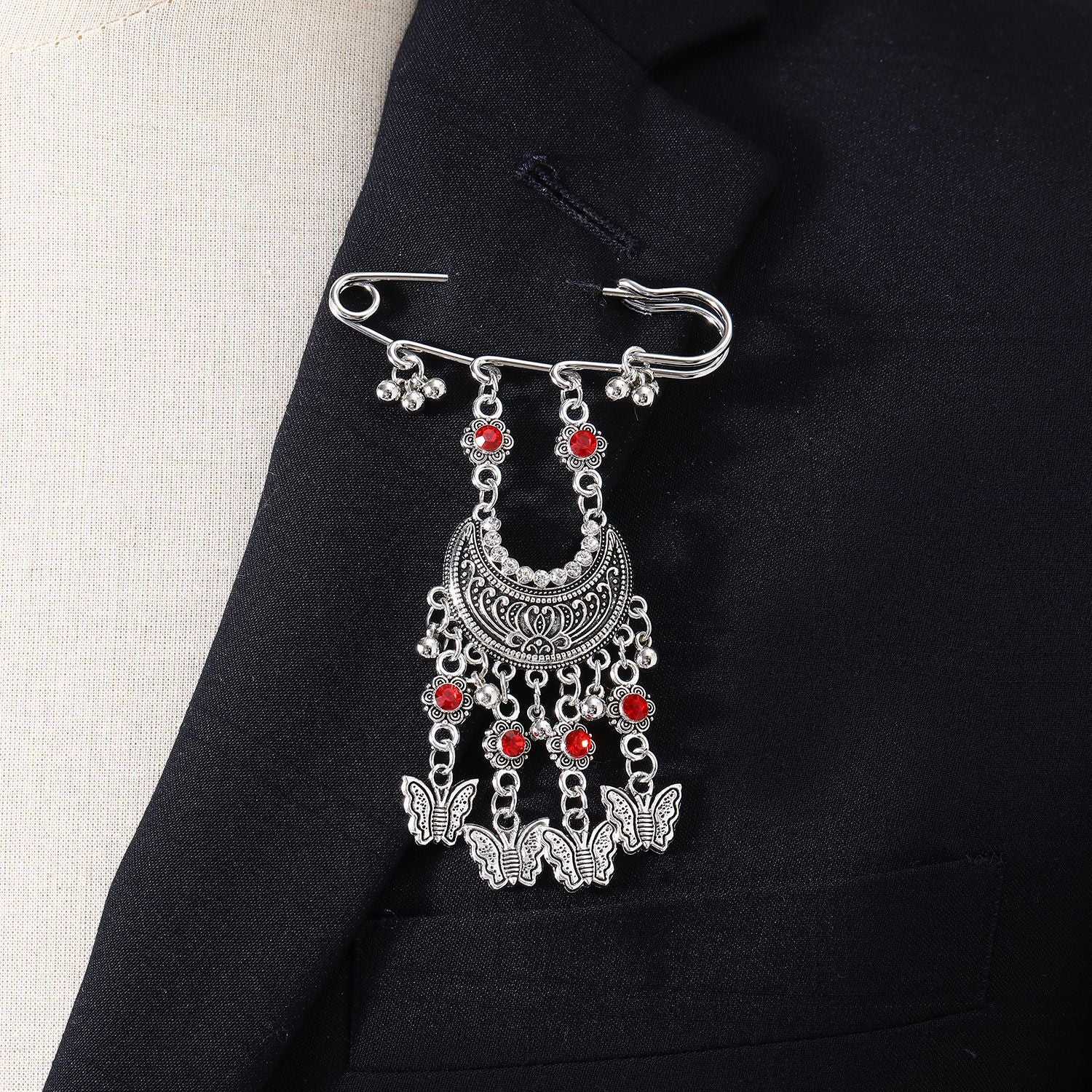 Wholesale Zinc Alloy Electroplated Ethnic Bohemian Butterfly Bell Tassel Brooch Pin for Women Party Stylish Accessory