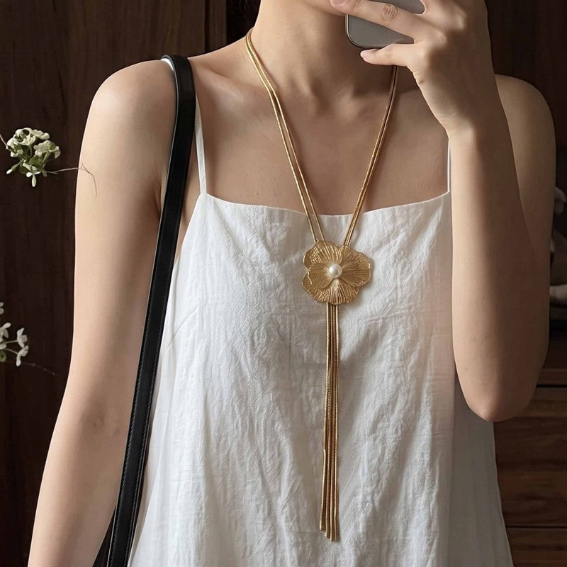 Wholesale Vintage Metal Flower Pearl Tassel Necklace Long French Style Sweater Chain Chic Jewelry Accessory