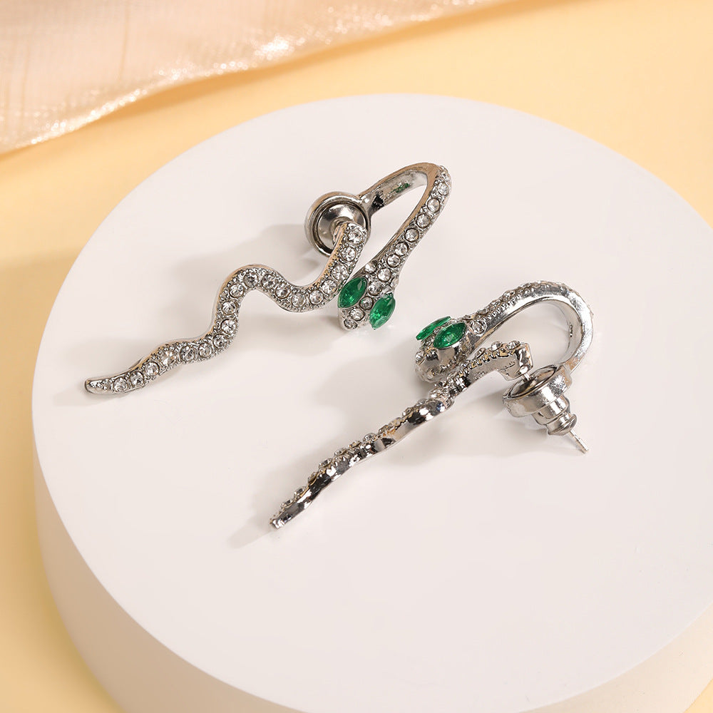 Wholesale Snake light luxury fashion earrings