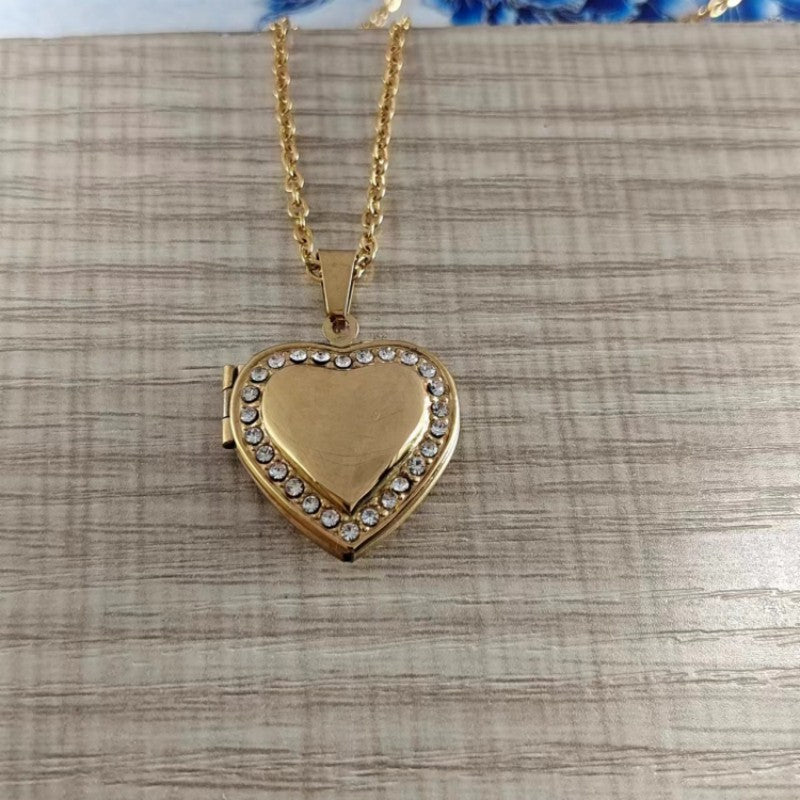 Wholesale Golden Heart Frame Photo Necklace Pendant - Stainless Steel Jewelry Accessory for Couples