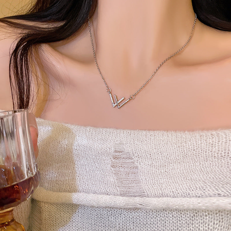 Wholesale titanium steel light luxury letter clavicle necklace