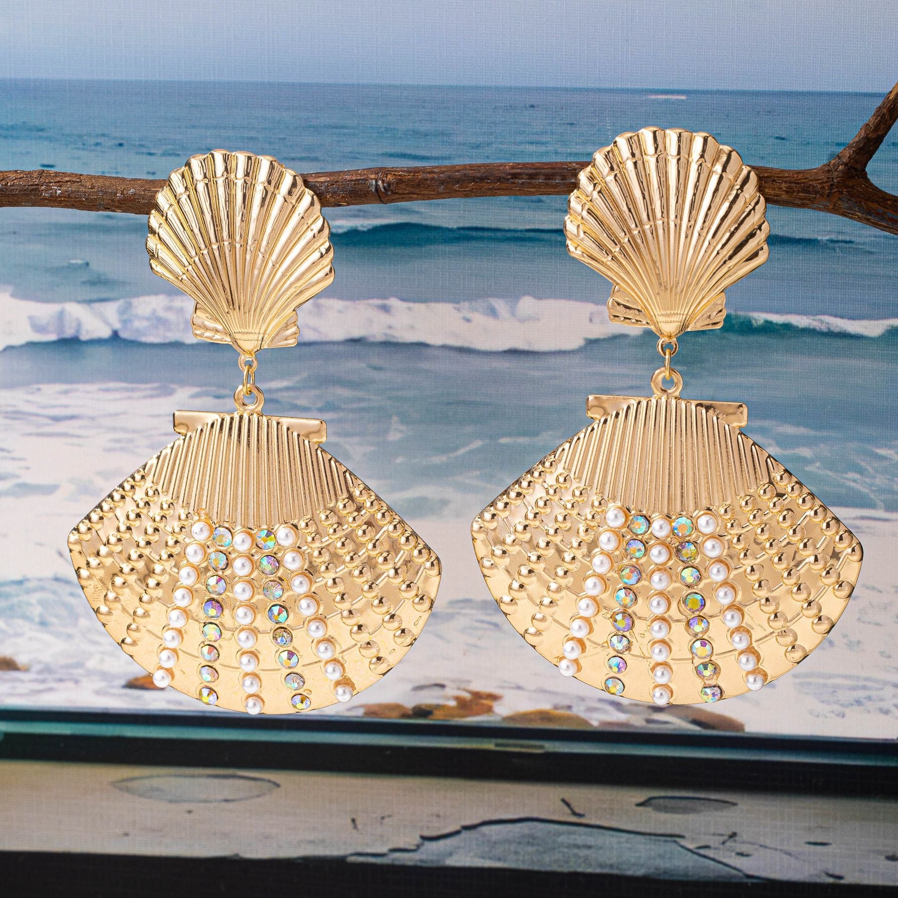 Wholesale Shell Flower Earrings For Women Gold Plated Alloy Summer Seaside Fashion Jewelry Accessory