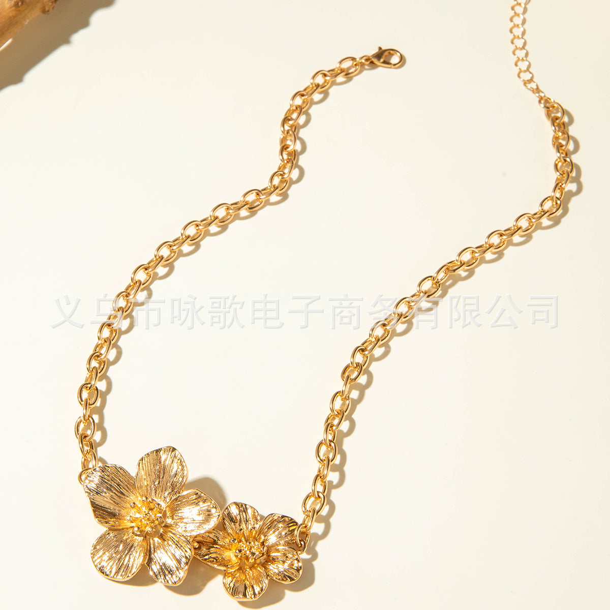 Wholesale Starfish Pearl Flower Necklace Vintage Metal Stacking Necklace