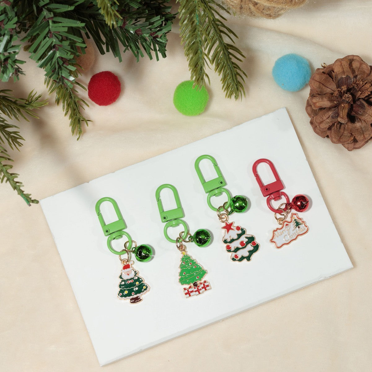 Wholesale Christmas cartoon bell old man snowflake keychain