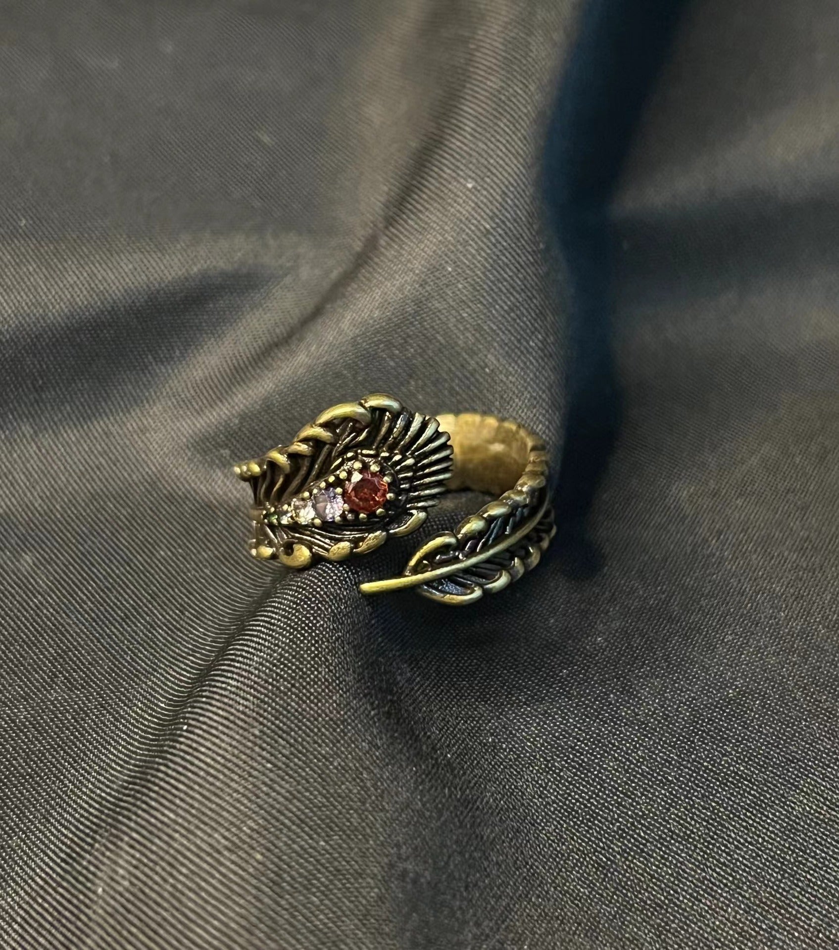 Wholesale vintage black gold all-match zircon feather open ring