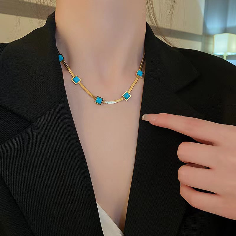 Chaîne de clavicule carrée turquoise en gros collier en acier titane bohème