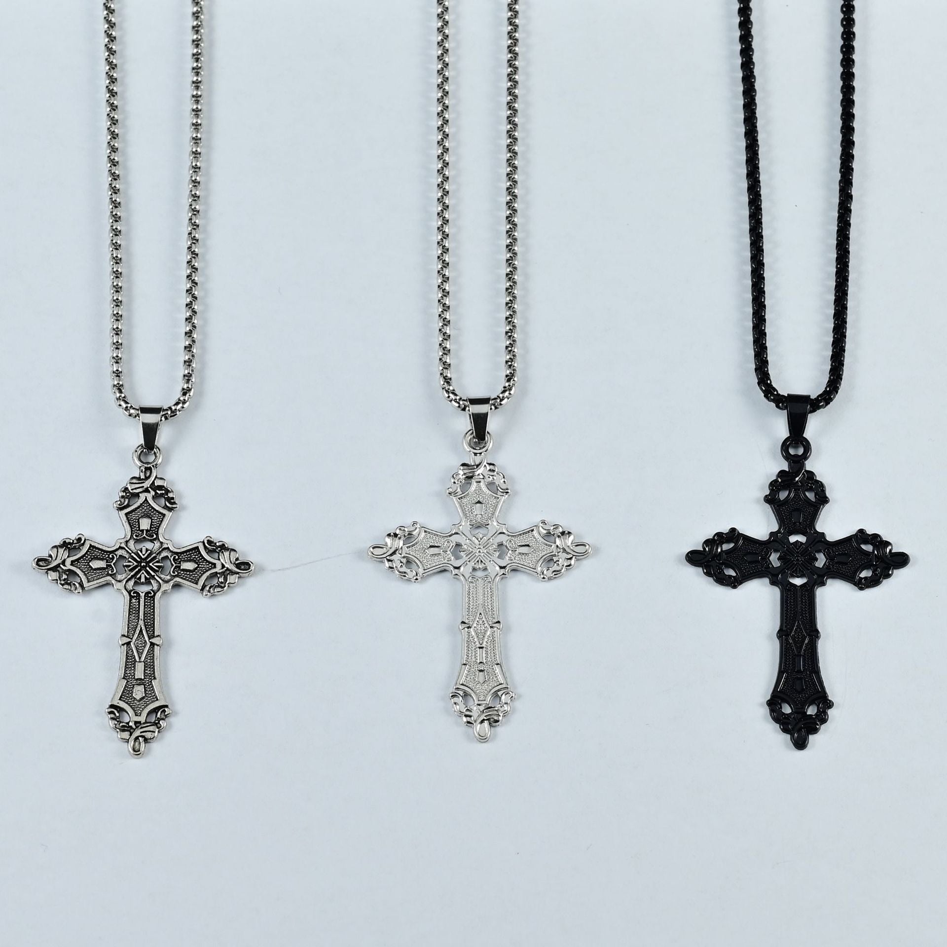 Wholesale Vintage Baroque Gothic Cross Pendant Necklace Bohemian Style Alloy Electroplated Jewelry Accessory For Women