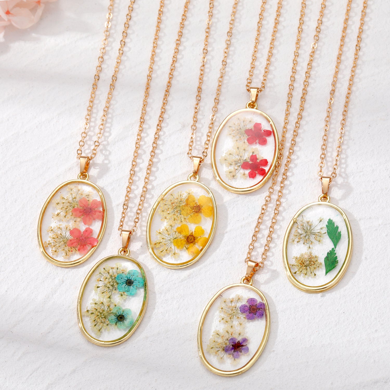 Wholesale Resin Natural Dried Flower Pendant Necklace Oval Geometric Women S Sweater Chain Trendy Boutique Resale