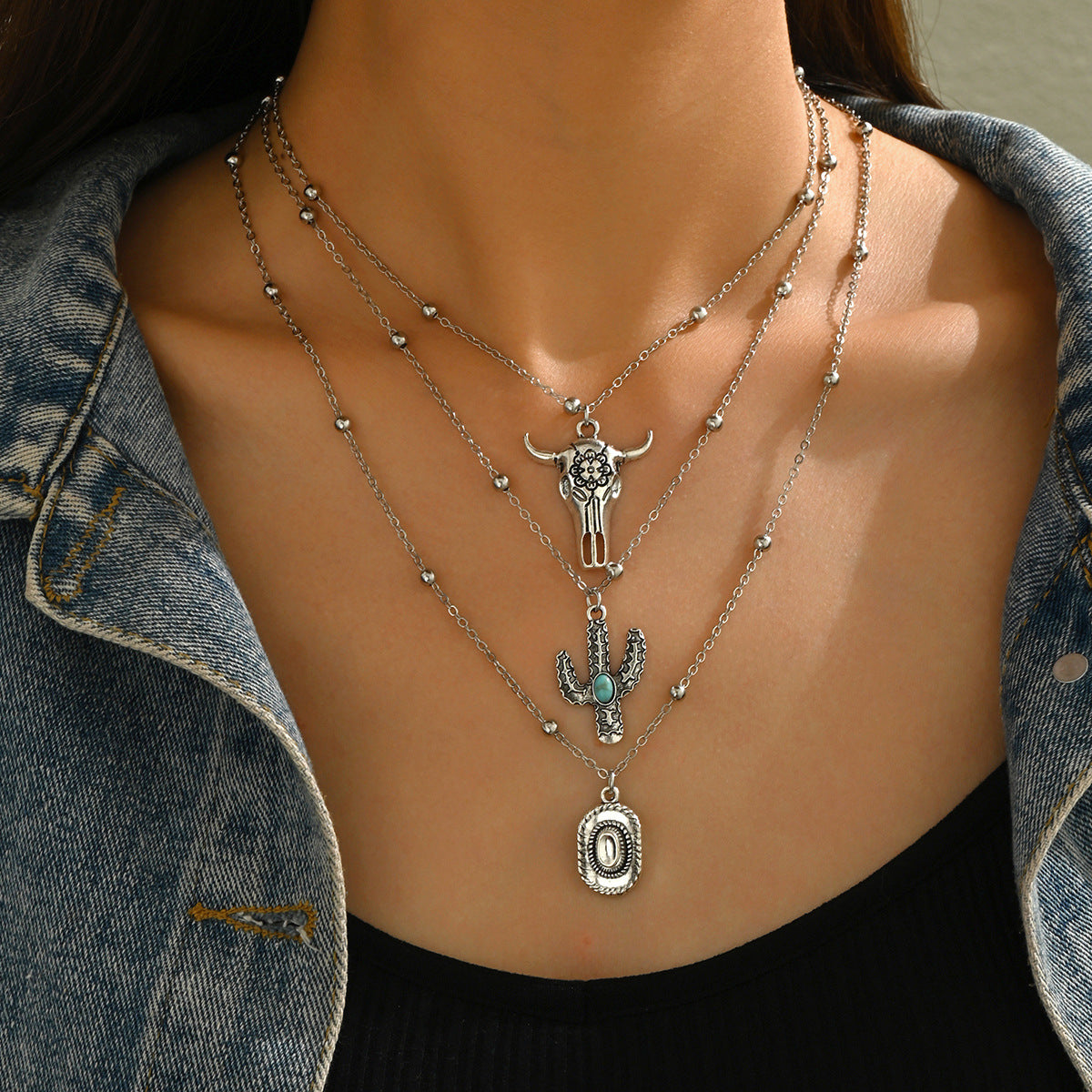 Wholesale 2PCS Western-style turquoise set with cactus and bull' s head necklace