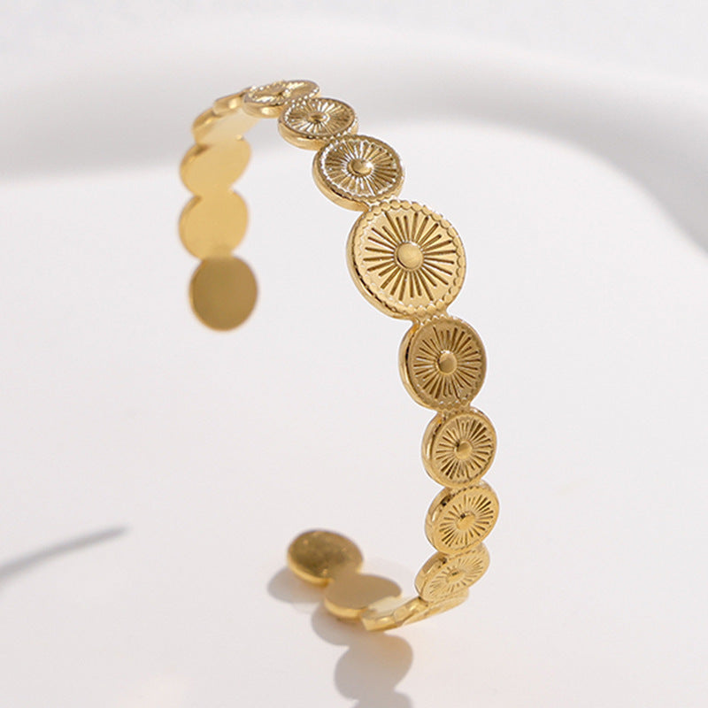 Wholesale titanium steel bracelet non-fading adjustable stainless steel bracelet female exaggerated high-grade open bracelet