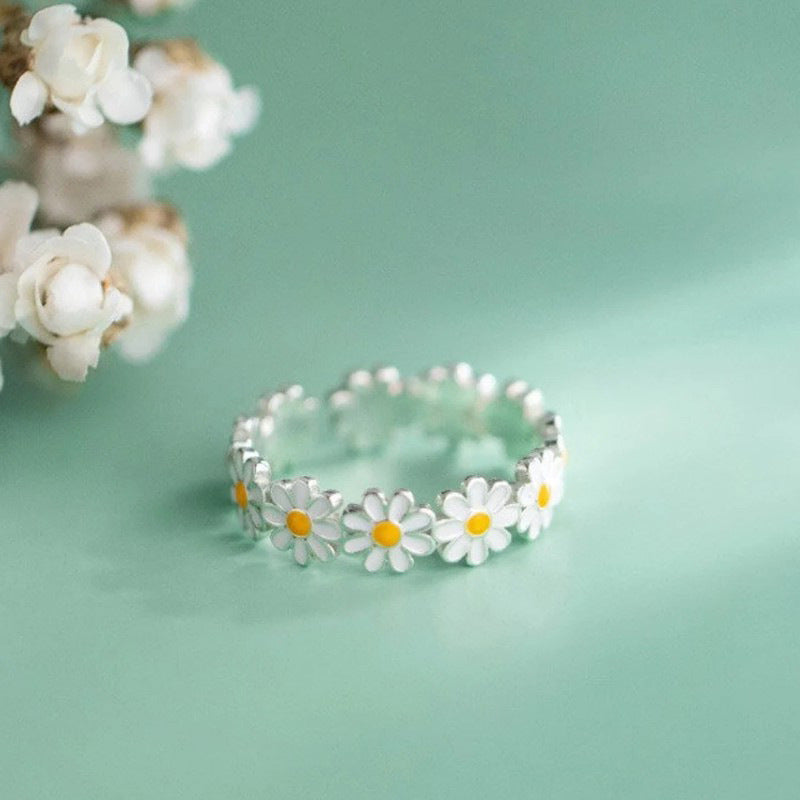 Wholesale Flower Resin Ring White Floral Design Adjustable Open Ring For Women Fashion Accessory For Everyday Wear And Gift Resale
